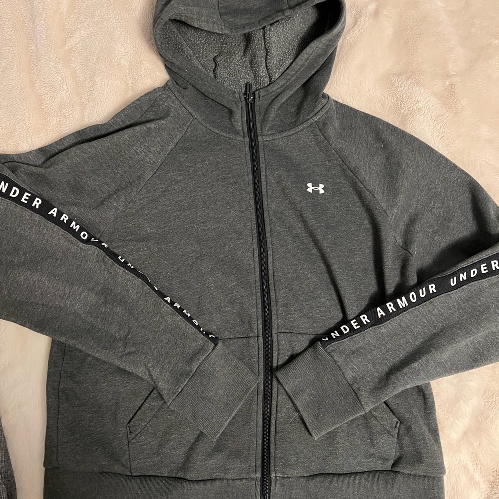 Woman’s under armor hoodie